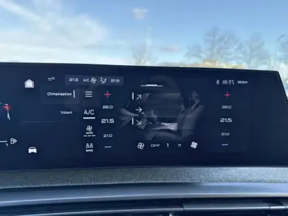 Photo 22 Peugeot 3008  Hybrid 136 e-DCS6