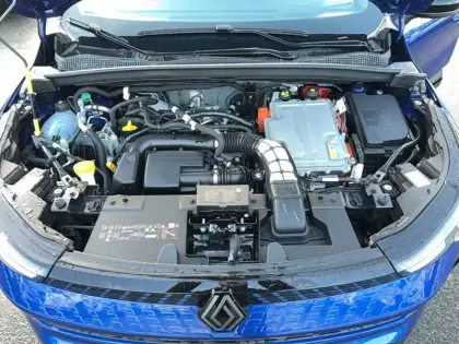 Photo 21 Renault Captur  E-Tech full hybrid 160 ch