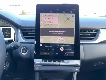 Photo 11 Renault Captur  E-Tech full hybrid 160 ch