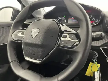 Photo 28 Peugeot 208  PureTech 75 S&S BVM5