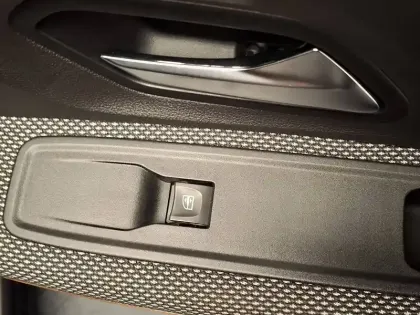 Photo 30 Dacia Sandero  ECO-G 100 - 22