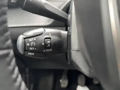 Photo 16 Peugeot 208  PureTech 100 S&S BVM6