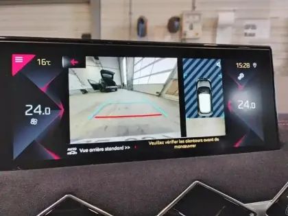 Photo 25 DS DS 3 DS3 Crossback PureTech 130 EAT8 Ines de la Fressange Paris