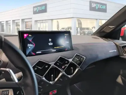 Photo 21 DS DS 3 DS3 Crossback PureTech 130 EAT8 Ines de la Fressange Paris