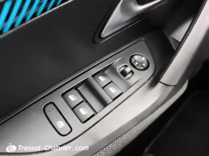 Photo 19 Peugeot 2008  PureTech 130 S&S EAT8 Style