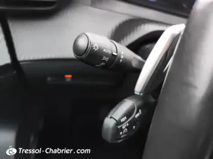 Photo 16 Peugeot 2008  PureTech 130 S&S EAT8 Style