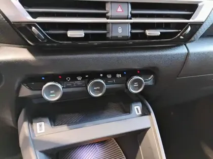 Photo 12 Citroën C4 Gén. III Ph1 Shine 5