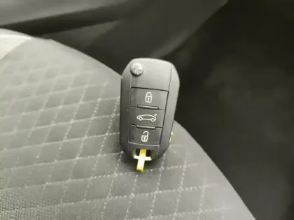 Photo 15 Opel Grandland X  1.5 Diesel 130 ch BVA8 Design & Tech