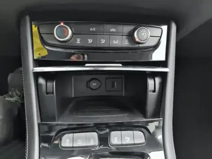 Photo 12 Opel Grandland X  1.5 Diesel 130 ch BVA8 Design & Tech