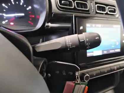 Photo 17 Citroën C3  PureTech 83 S&S BVM5 Shine