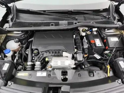 Photo 6 Peugeot 2008  PureTech 100 S&S BVM6 Active