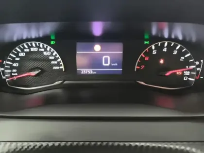 Photo 20 Peugeot 2008  PureTech 100 S&S BVM6 Active