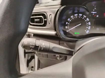 Photo 16 Citroën C3  PureTech 83 S&S BVM5 Shine