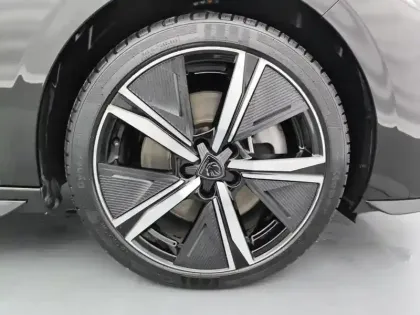 Photo 14 Peugeot 308  PHEV 225 e-EAT8 GT