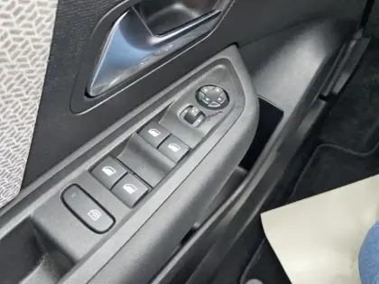 Photo 19 Citroën C4  PureTech 130 EAT8 Max