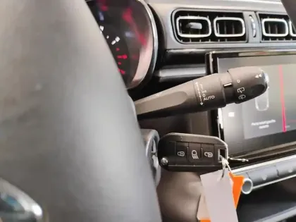 Photo 17 Citroën C3  PureTech 83 S&S BVM5 Shine