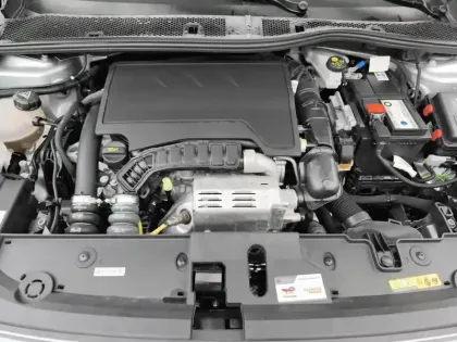 Photo 6 Opel Corsa  1.2 Turbo 100 ch BVM6