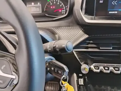 Photo 17 Peugeot 208 Gén. II Ph1 NG Allure 5