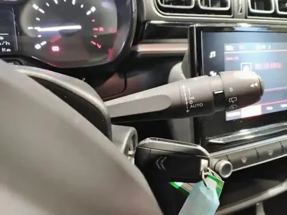 Photo 17 Citroën C3  PureTech 83 S&S BVM5 Shine