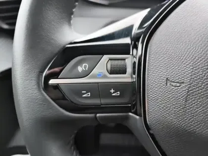 Photo 18 Peugeot 208  PureTech 75 S&S BVM5 Active