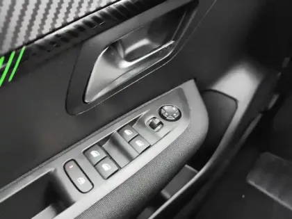 Photo 19 Peugeot 208  PureTech 75 S&S BVM5 Active