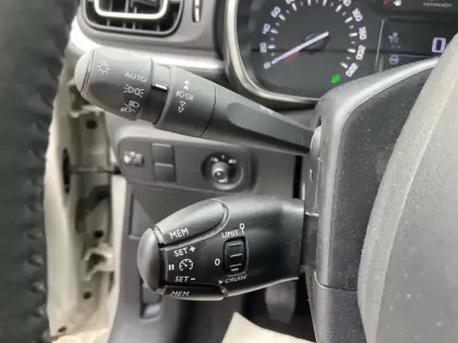 Photo 16 Citroën C3  BlueHDi 100 S&S BVM6 Shine Pack