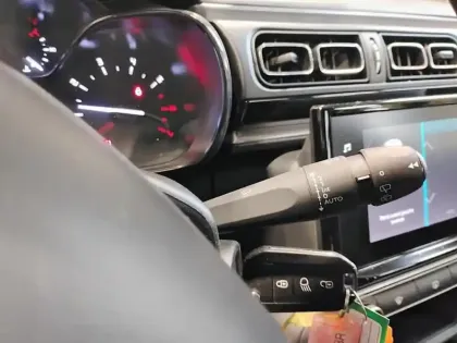 Photo 17 Citroën C3  PureTech 110 S&S EAT6 Shine