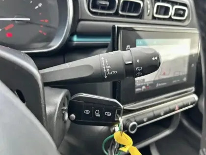 Photo 17 Citroën C3  PureTech 110 S&S BVM6 Shine