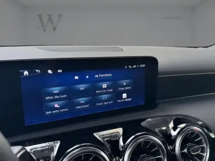Photo 12 Mercedes Classe A 250 e Hybrid EQ AMG Line