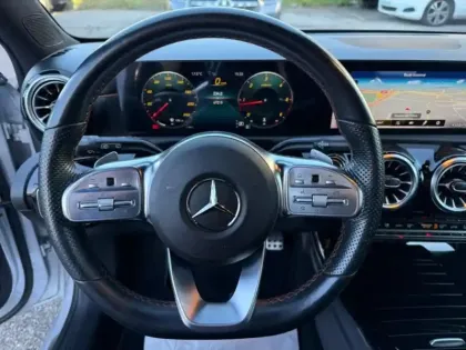 Photo 8 Mercedes Classe A A 200 d Compacte