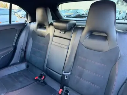 Photo 9 Mercedes Classe A A 200 d Compacte