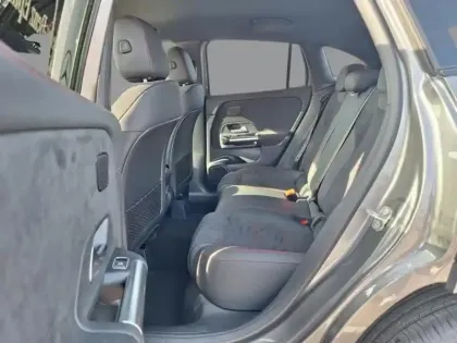 Photo 16 Mercedes GLA 200 d AMG Line