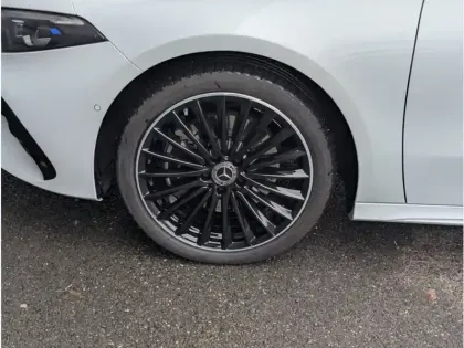 Photo 8 Mercedes Classe A 250 e Hybrid EQ 