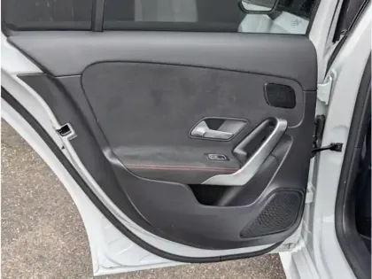 Photo 17 Mercedes Classe A 250 e Hybrid EQ 