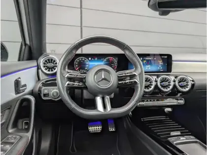 Photo 15 Mercedes Classe A 250 e Hybrid EQ 