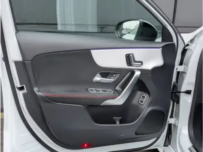 Photo 12 Mercedes Classe A 250 e Hybrid EQ 