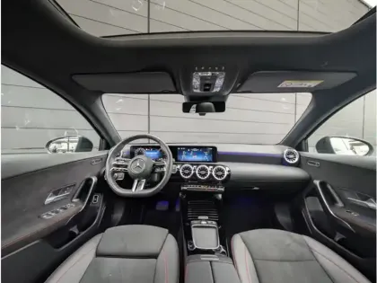 Photo 10 Mercedes Classe A 250 e Hybrid EQ 