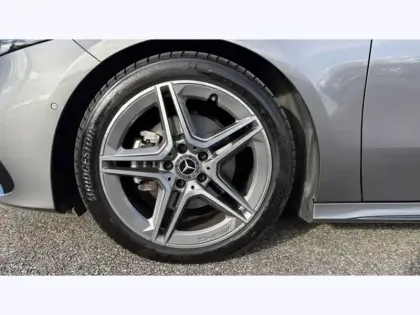 Photo 8 Mercedes Classe A 200 d Berline AMG Line