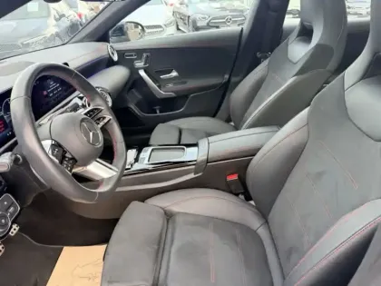 Photo 17 Mercedes CLA  200 d Coupé AMG Line