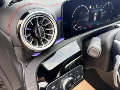 Photo 19 Mercedes CLA  200 d Coupé AMG Line