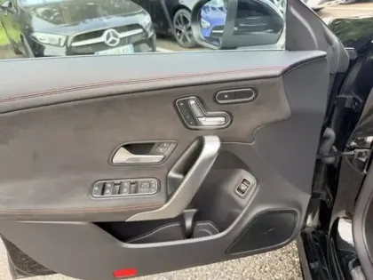 Photo 13 Mercedes CLA  200 d Coupé AMG Line