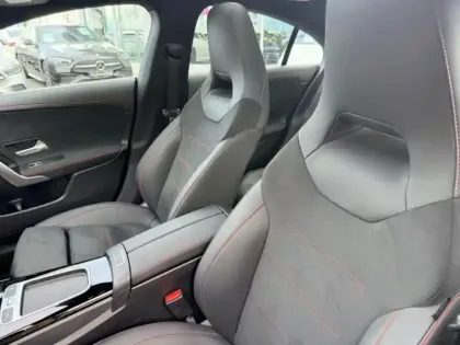 Photo 16 Mercedes CLA  200 d Coupé AMG Line