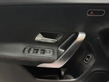 Photo 19 Mercedes Classe A 250 e AMG Line