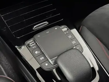 Photo 15 Mercedes Classe A 250 e AMG Line