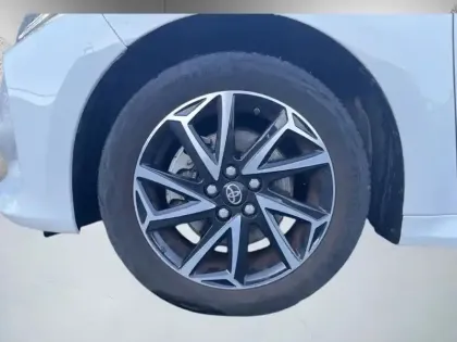 Photo 8 Toyota Yaris Hybride 116h Design Pack