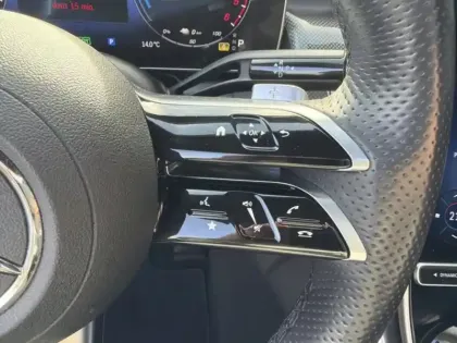 Photo 15 Mercedes Classe GLC 300 de 4MATIC AMG Line 300de