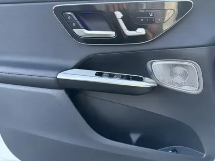 Photo 13 Mercedes Classe GLC 300 de 4MATIC AMG Line 300de