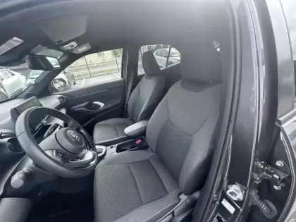 Photo 10 Toyota Yaris Hybride 116h Design