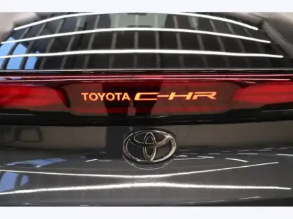 Photo 12 Toyota C-HR 1.8 Hybride 140 Graphic NG 1