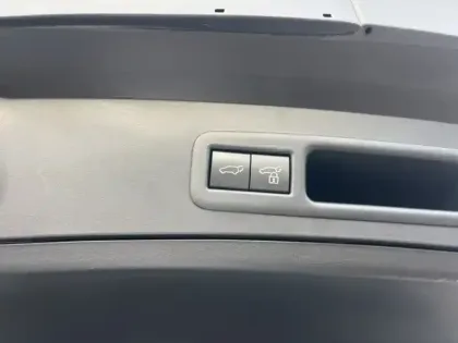 Photo 15 Lexus UX 250H 4WD Le